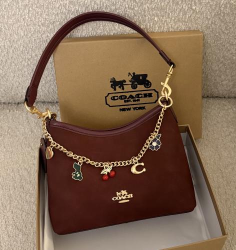 شنطة براند COACH