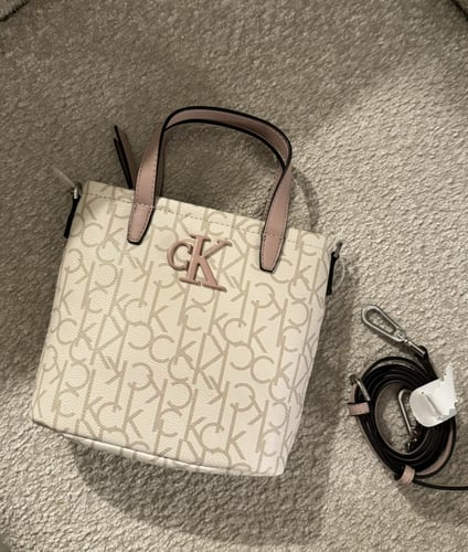 شنطة براند CK