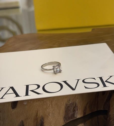 خاتم سوارفسكي شامل الملحقات