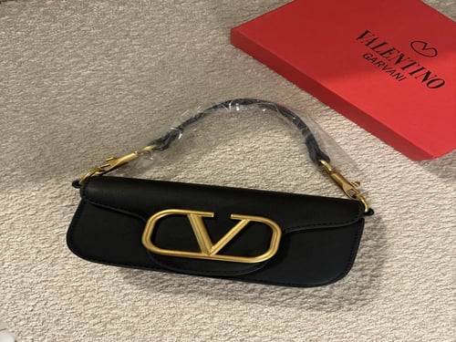 شنطة براند VALENTINO