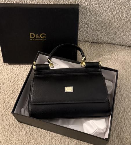 شنطة براند D&G