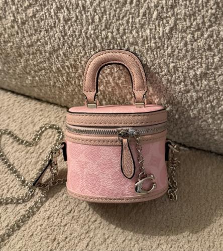 شنطة براند COACH