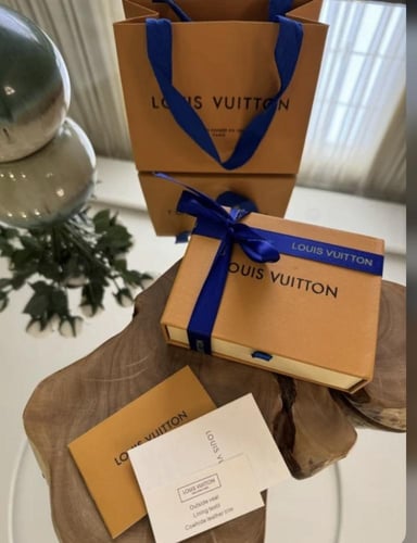 خاتم لويس فيتون شامل الملحقات