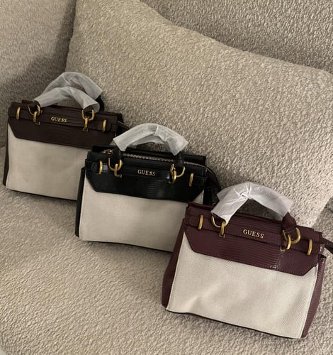 شنطة براند GUESS