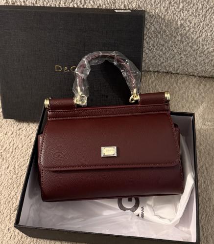 شنطة براند D&G