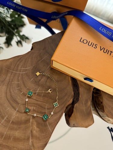 اسوارة لويس فيتون شامل الملحقات