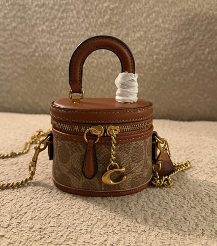 شنطة براند COACH