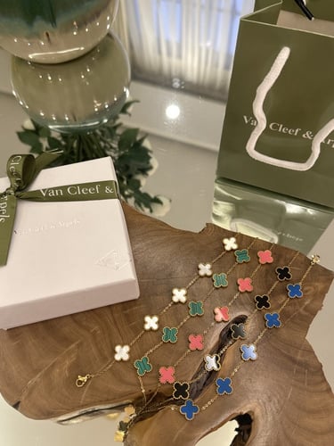 اساور فان كليف شامل الملحقات