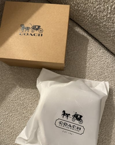 شنطة براند COACH