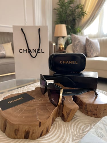 نظارة شانيل مع الملحقات