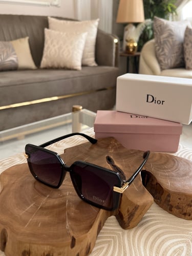 نظارة ديور مع الملحقات