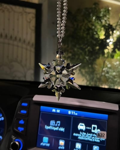 تعليقة سيارة سوارفسكي