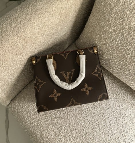شنطة براند LV