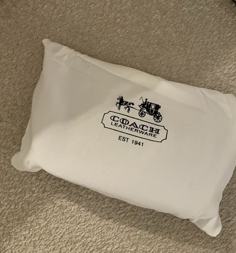 شنطة براند COACH