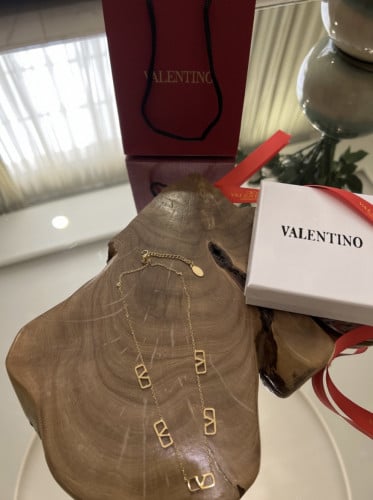 سلسال فالنتينو شامل الملحقات