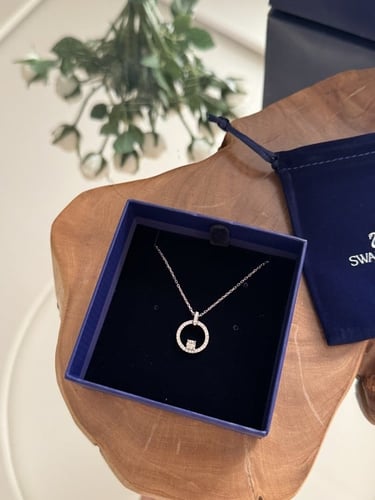 سلسال سوارفسكي شامل الملحقات