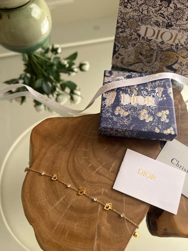 اسوارة ديور شامل الملحقات