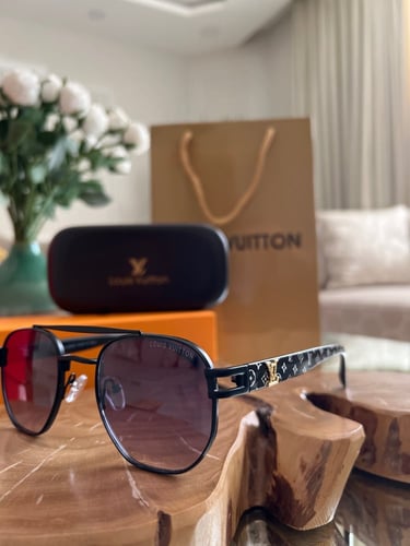 نظارة رجالية لويس فيتون مع الملحقات