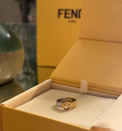 خاتم فندي شامل الملحقات