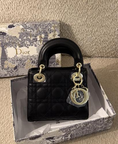 شنطة براند Dior
