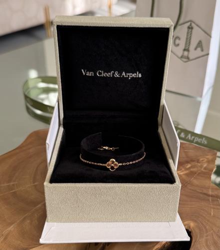 اسوارة فان كليف وردة صغيره شامل الملحقات