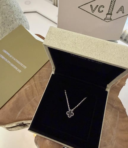 سلسال مع حلق فان كليف وردة صغيرة شامل الملحقات