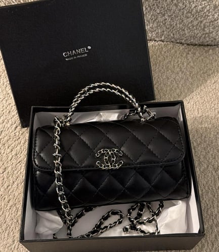 شنطة براند CHANEL