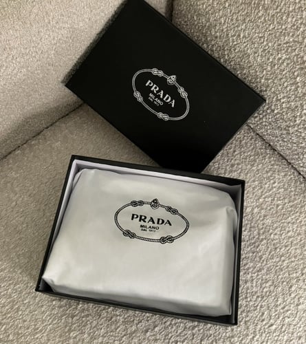 شنطة براند PRADA