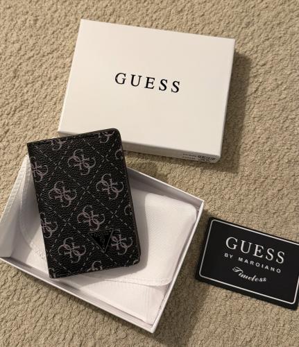 محفظة GUESS