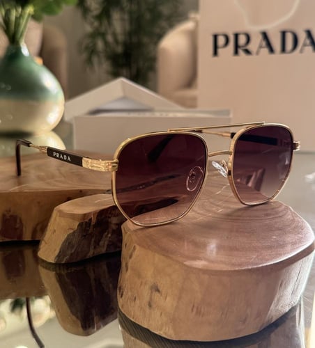 نظارة برادا شامل الملحقات