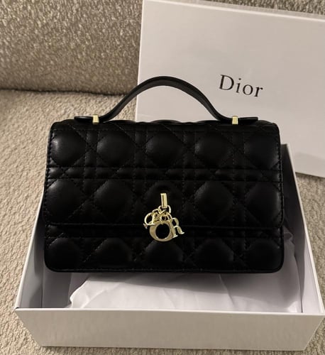 شنطة براند Dior