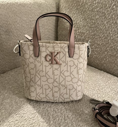 شنطة براند CK