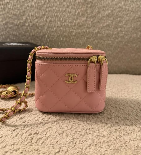 شنطة براند CHANEL