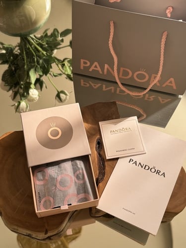 اسوارة بندورا شامل الملحقات