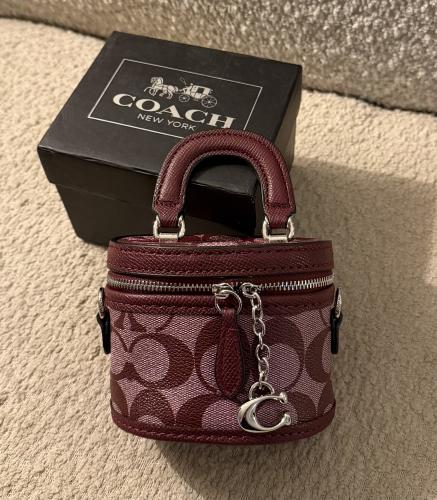 شنطة براند COACH