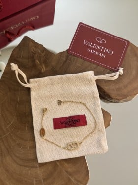 اسوارة فلنتينو شامل الملحقات