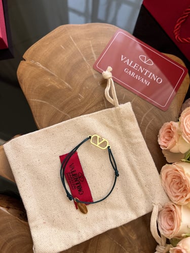 اساور فلنتينو شامل الملحقات