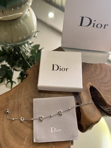 اسوارة ديور شامل الملحقات