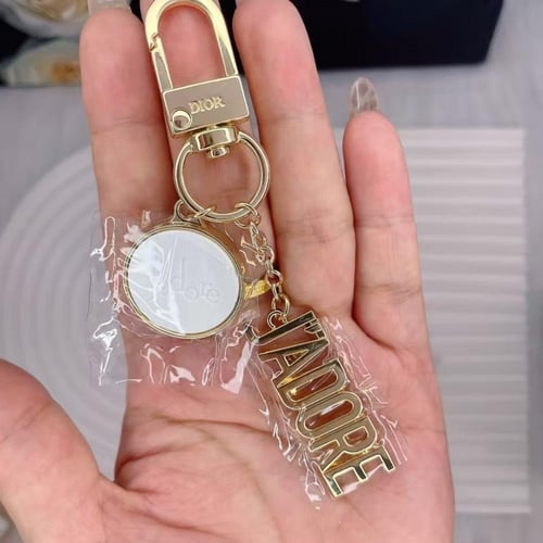 ميدالية جادور ديور الاصلية مع البوكس