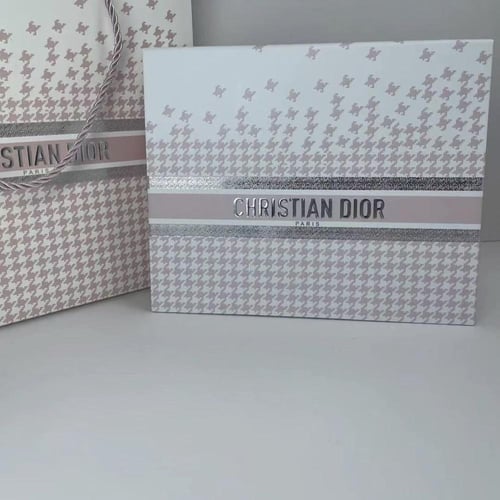 مجموعة ديور الوردي - DIOR