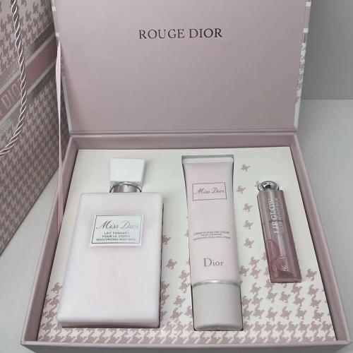 مجموعة ديور الوردي - DIOR