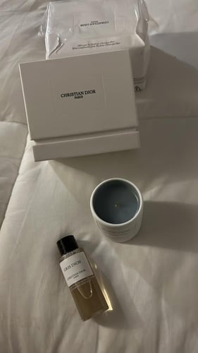 شمعة وصابون جريس ديور - مجموعة كرستيان ديور الحجم...