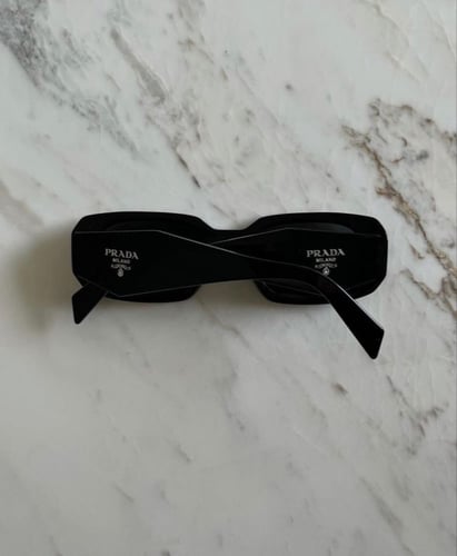 نظارة برادا