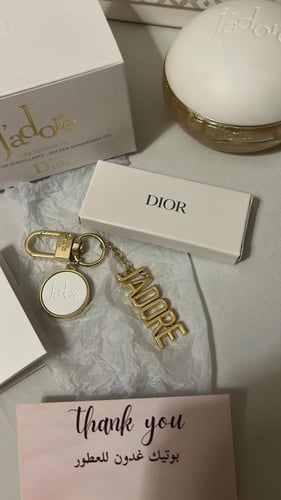 ميدالية جادور ديور الاصلية مع البوكس