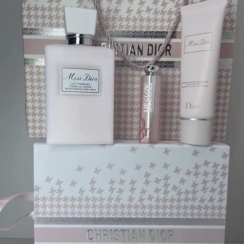 مجموعة ديور الوردي - DIOR