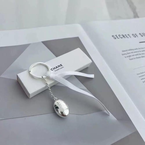 ميدالية شانيل - Chanel