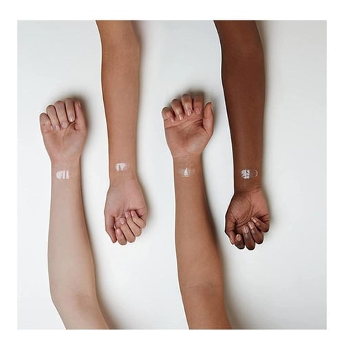 ملمع ومكبر شفاه وت ذا فيك من ايسينس - 01