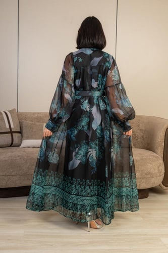 فستان طويل أسود بطبعات تركواز وحزام أنيق