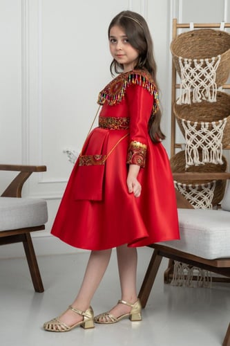 فستان أطفال أحمر فاخر بتطريز تراثي