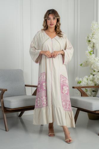 جلابية ناعمة بتفاصيل تراثية ولمسة عصرية